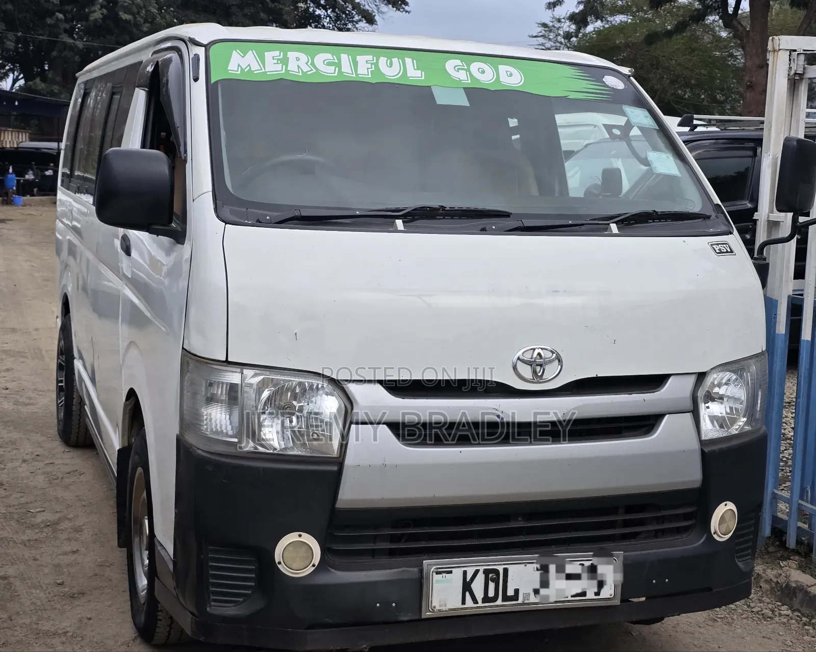 Toyota HiAce 2015 White