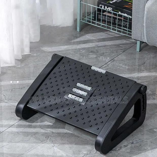 Ergonomic Adjustable Foot Rest/Under Desk Footrest Massage