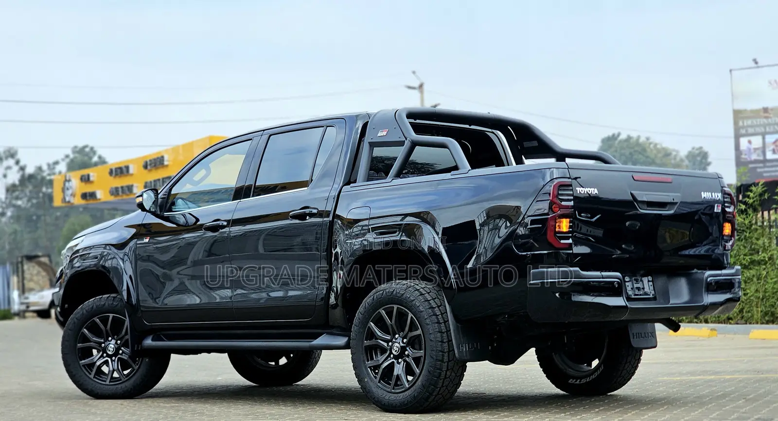Toyota Hilux 2022 Black