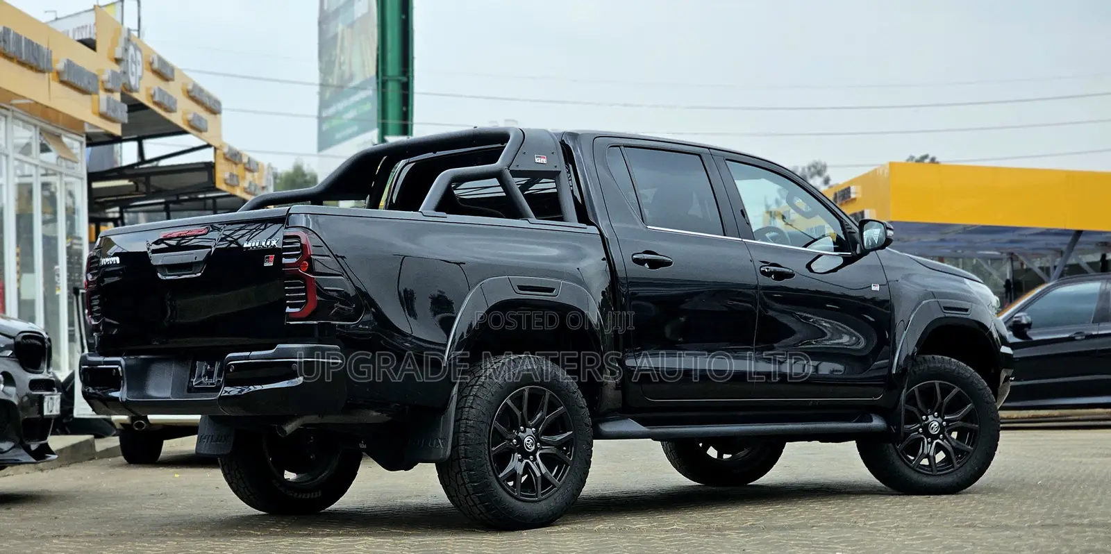 Toyota Hilux 2022 Black