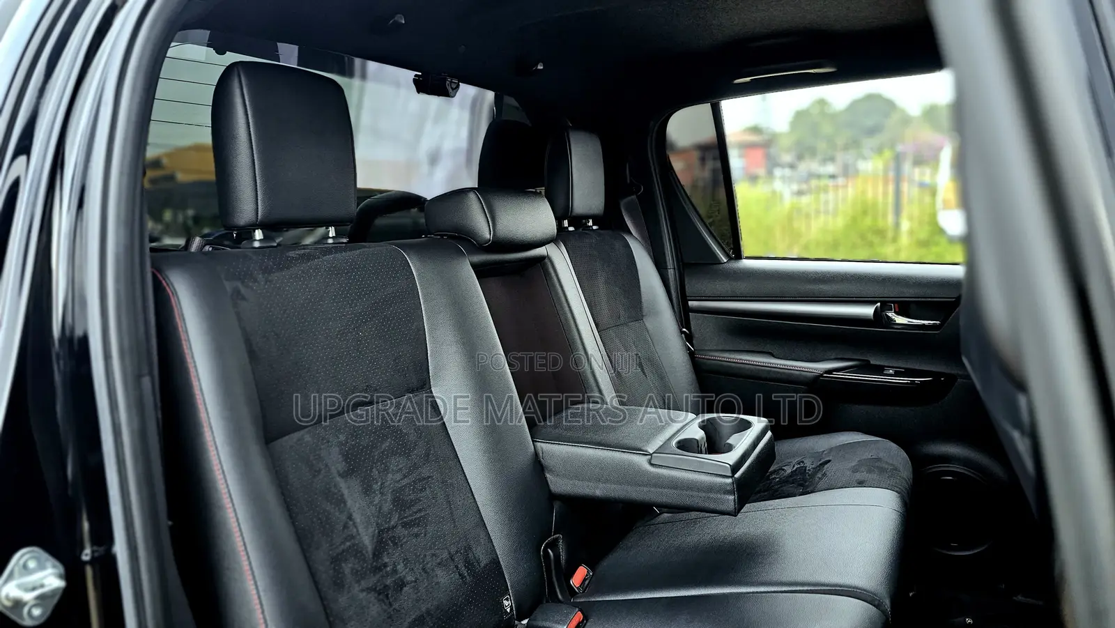 Toyota Hilux 2022 Black