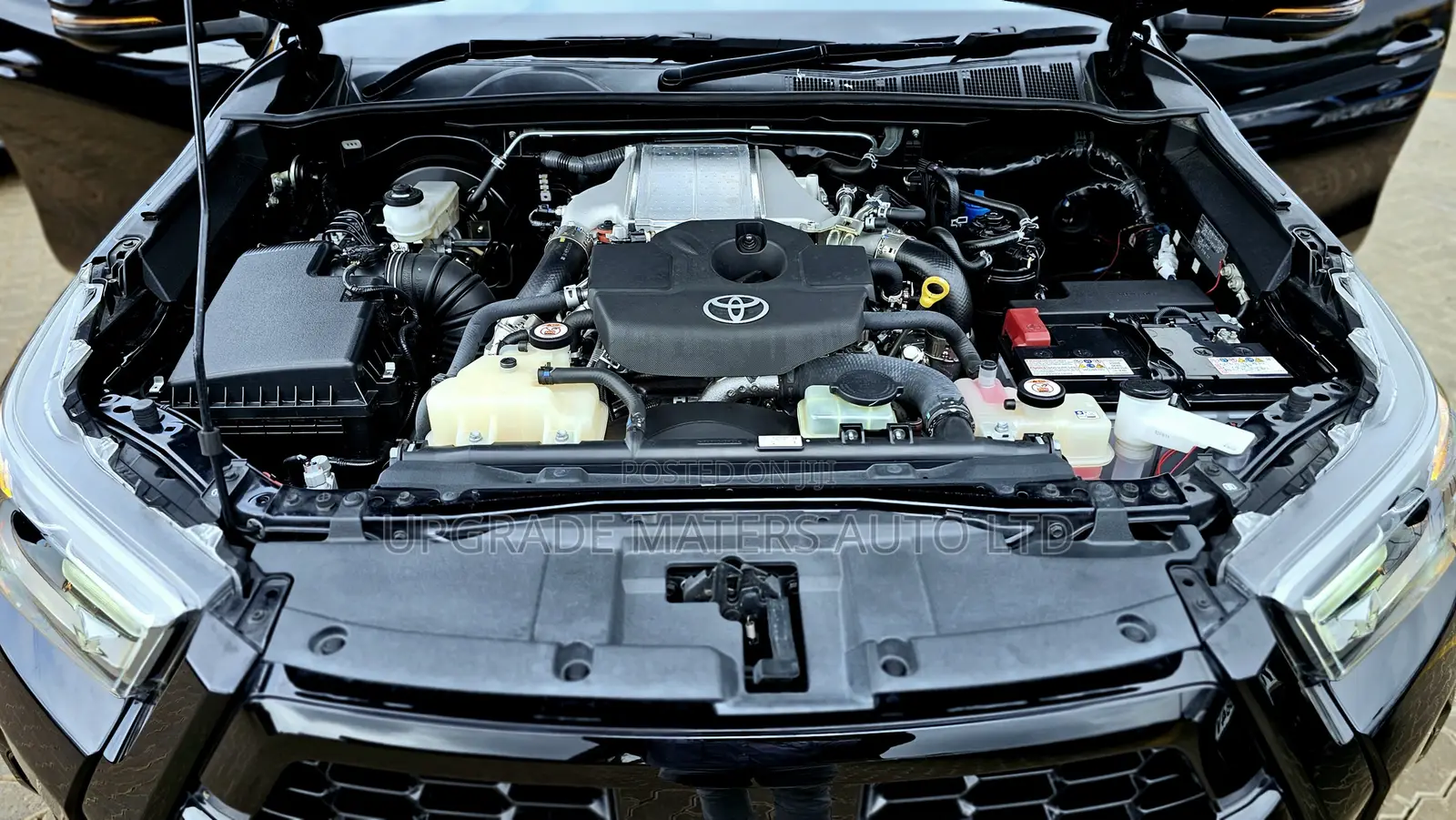 Toyota Hilux 2022 Black