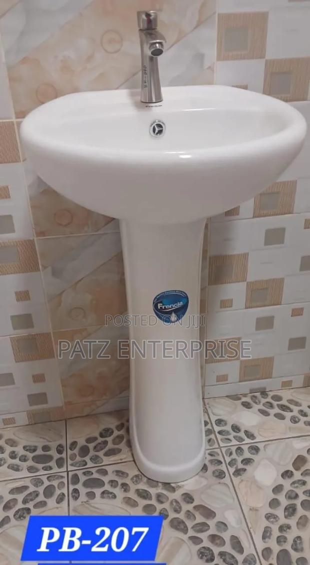Pedestral Wash Basin