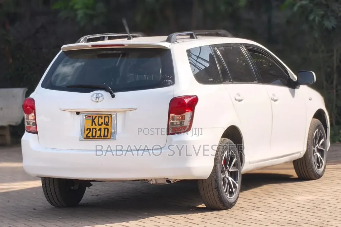 Toyota Corolla Fielder 2011 White