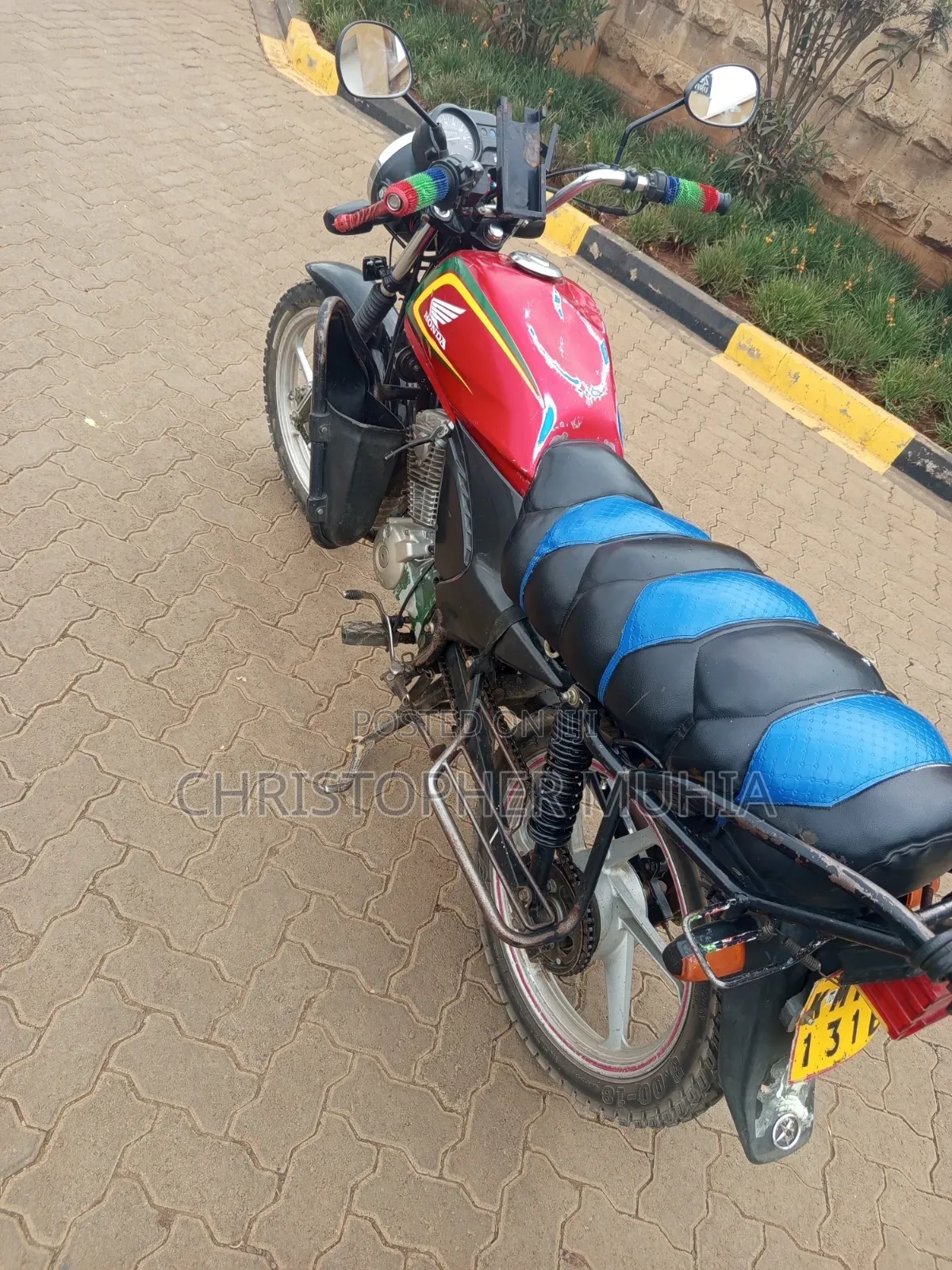 Honda CB 2022 Red