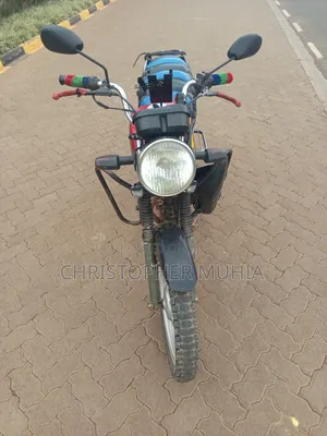 Honda CB 2022 Red