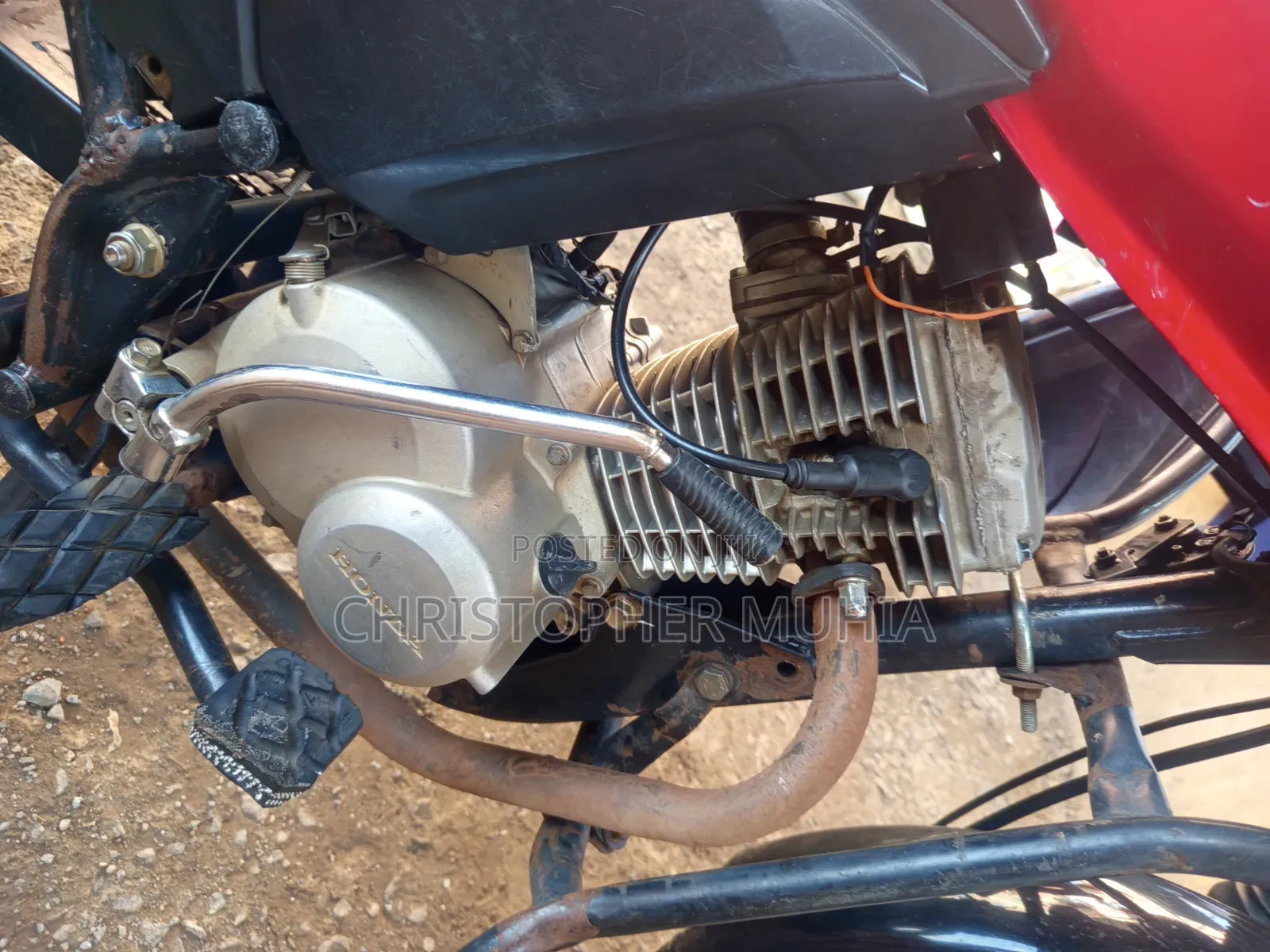Honda CB 2022 Red
