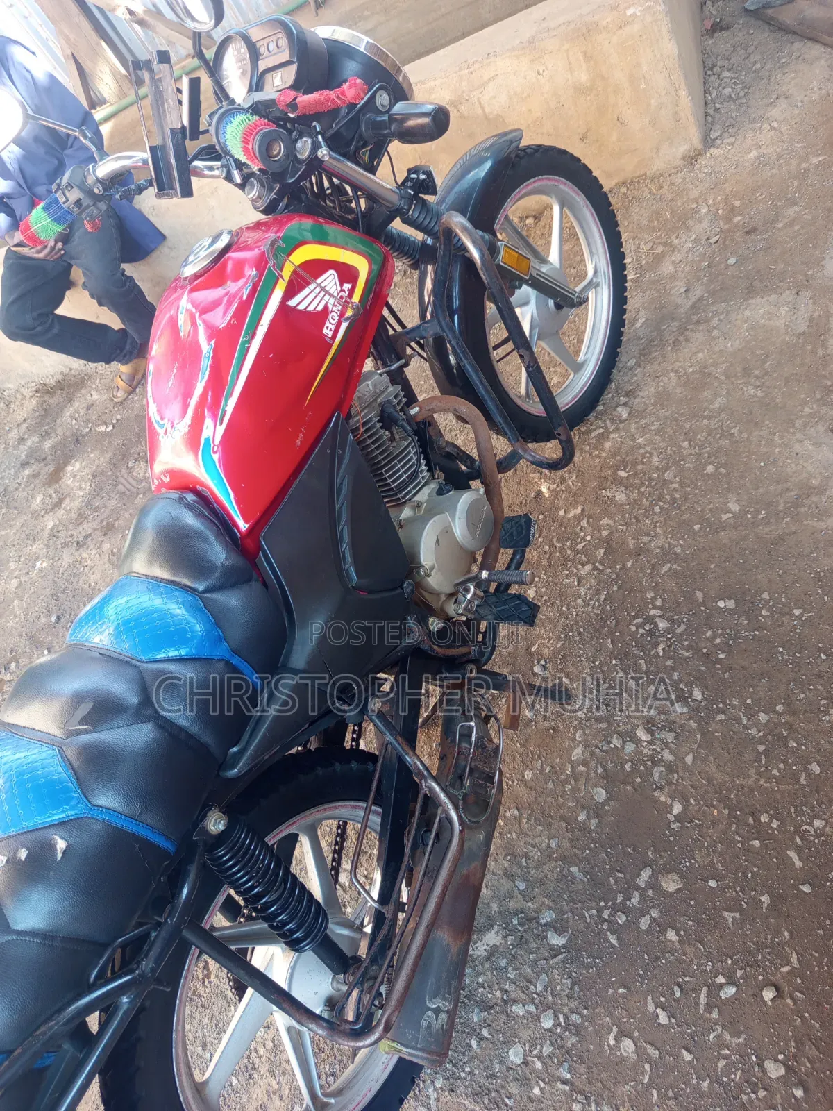Honda CB 2022 Red