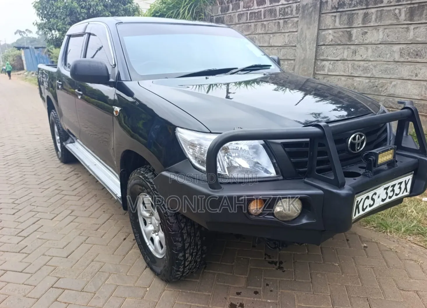 Toyota Hilux 2013 Black