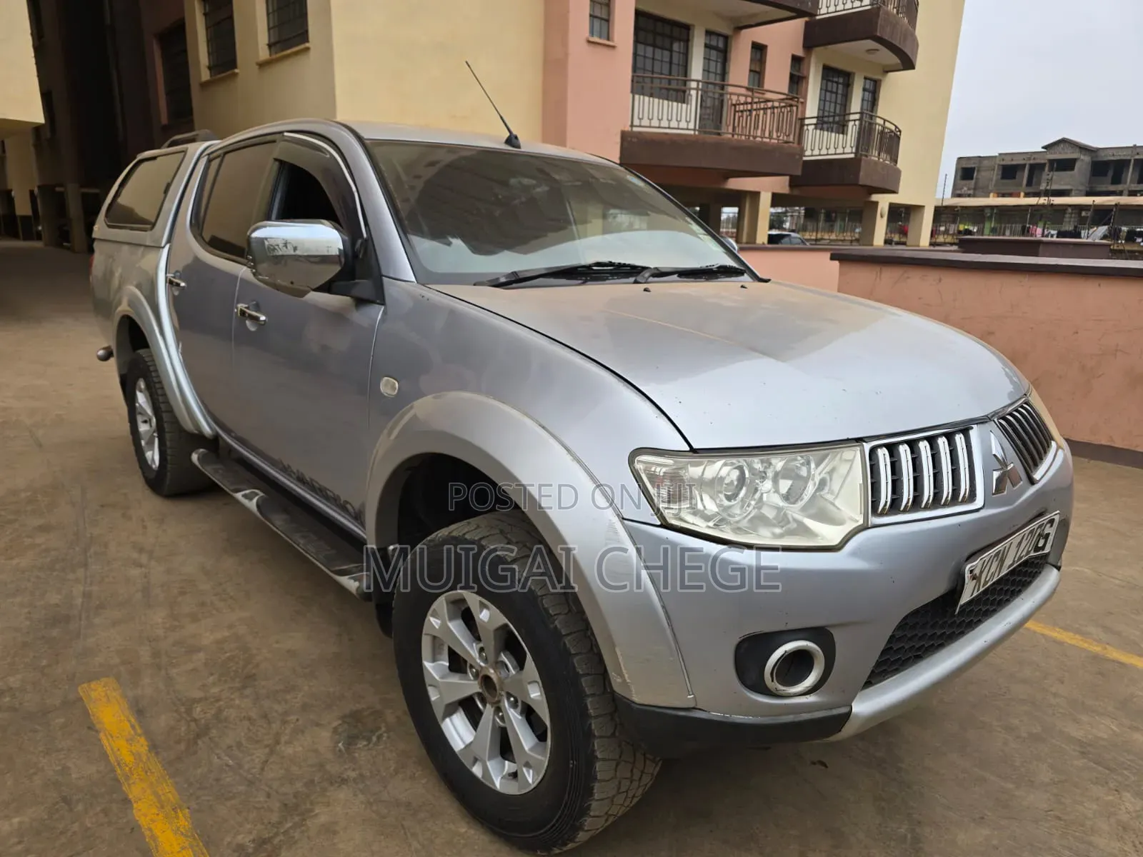 Mitsubishi L200 2013 Silver