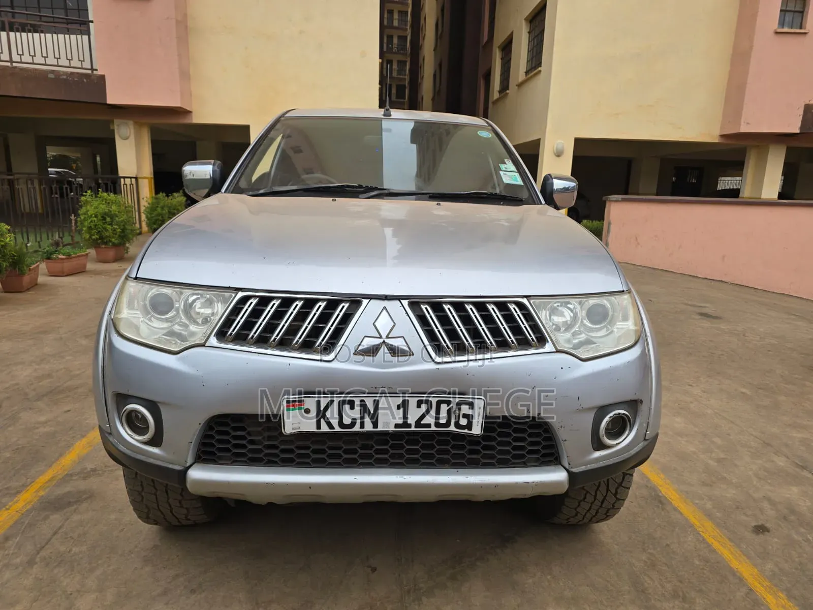 Mitsubishi L200 2013 Silver