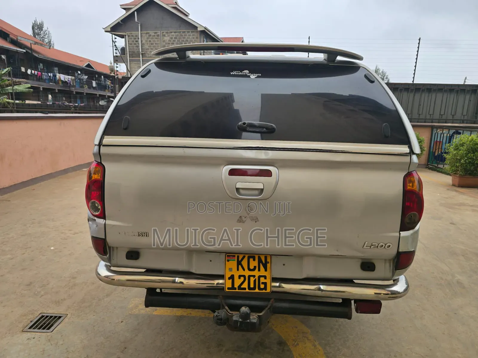 Mitsubishi L200 2013 Silver