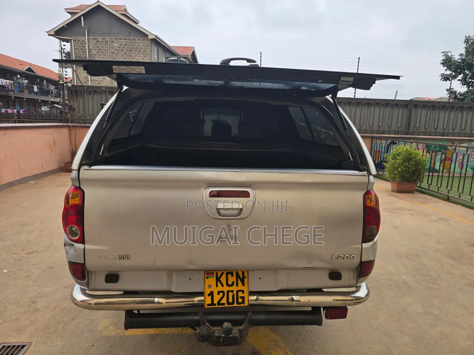 Mitsubishi L200 2013 Silver