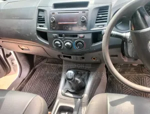 Toyota Hilux 2014 White