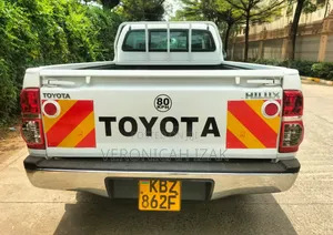 Toyota Hilux 2014 White