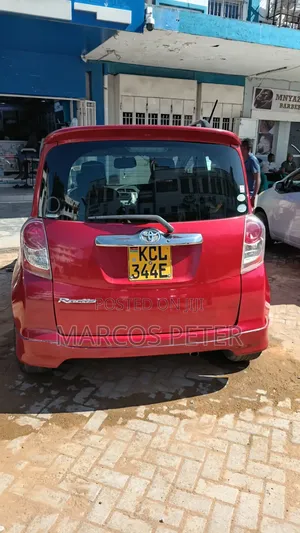 Toyota Ractis 2012 Red