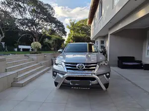 Toyota Fortuner 2019 Silver