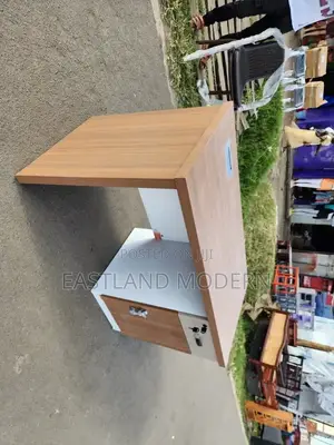 Office Workstation Desk With Cable Management