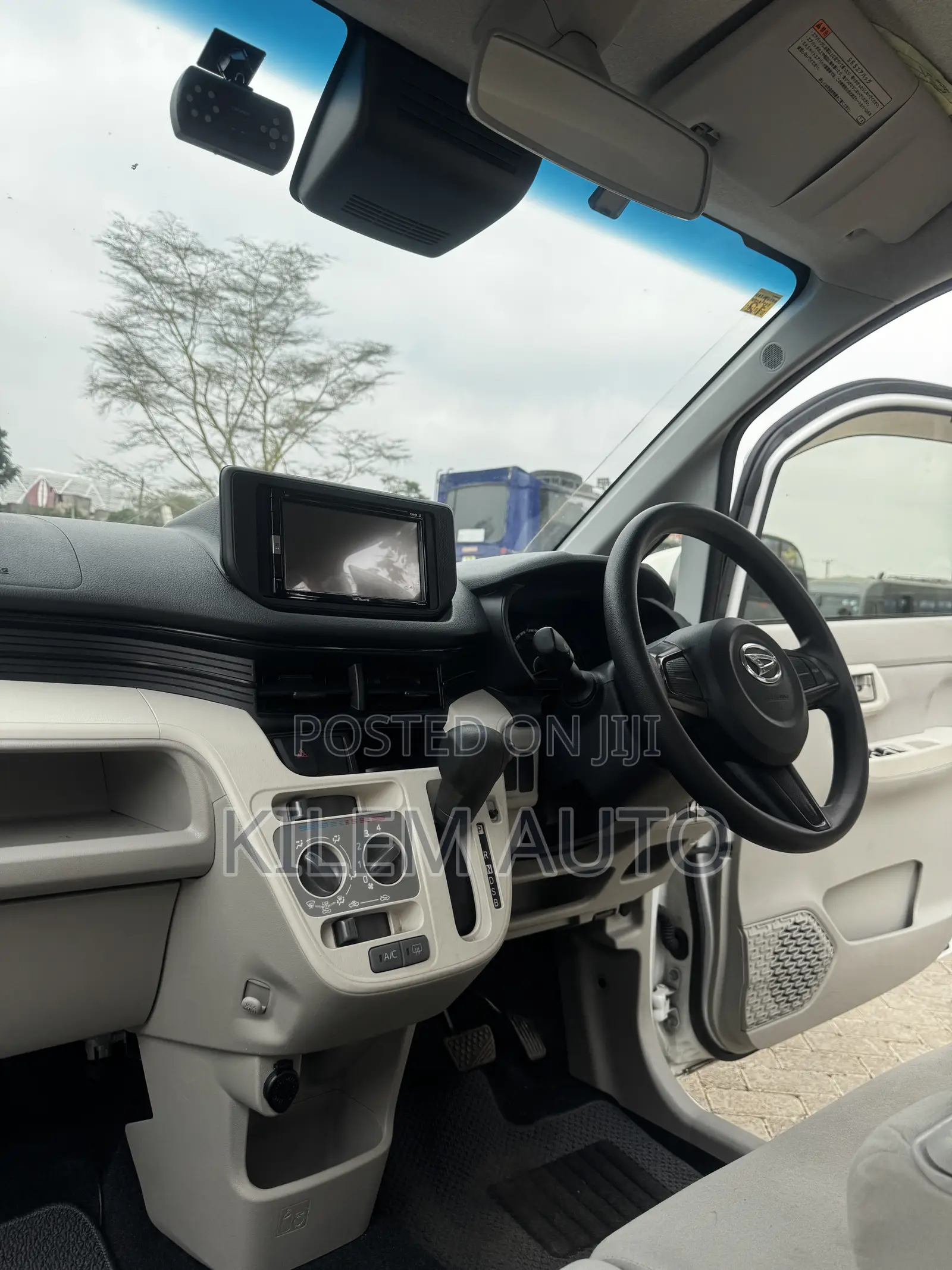 Daihatsu Move 2020 White