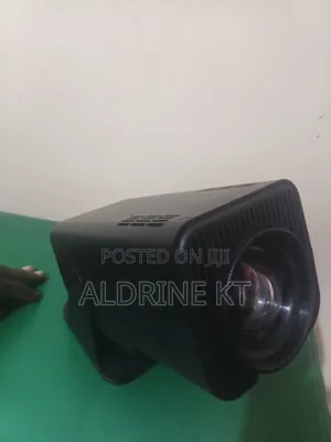 HY320 Smart Projector Comes With 2 Controllers Internal Storage