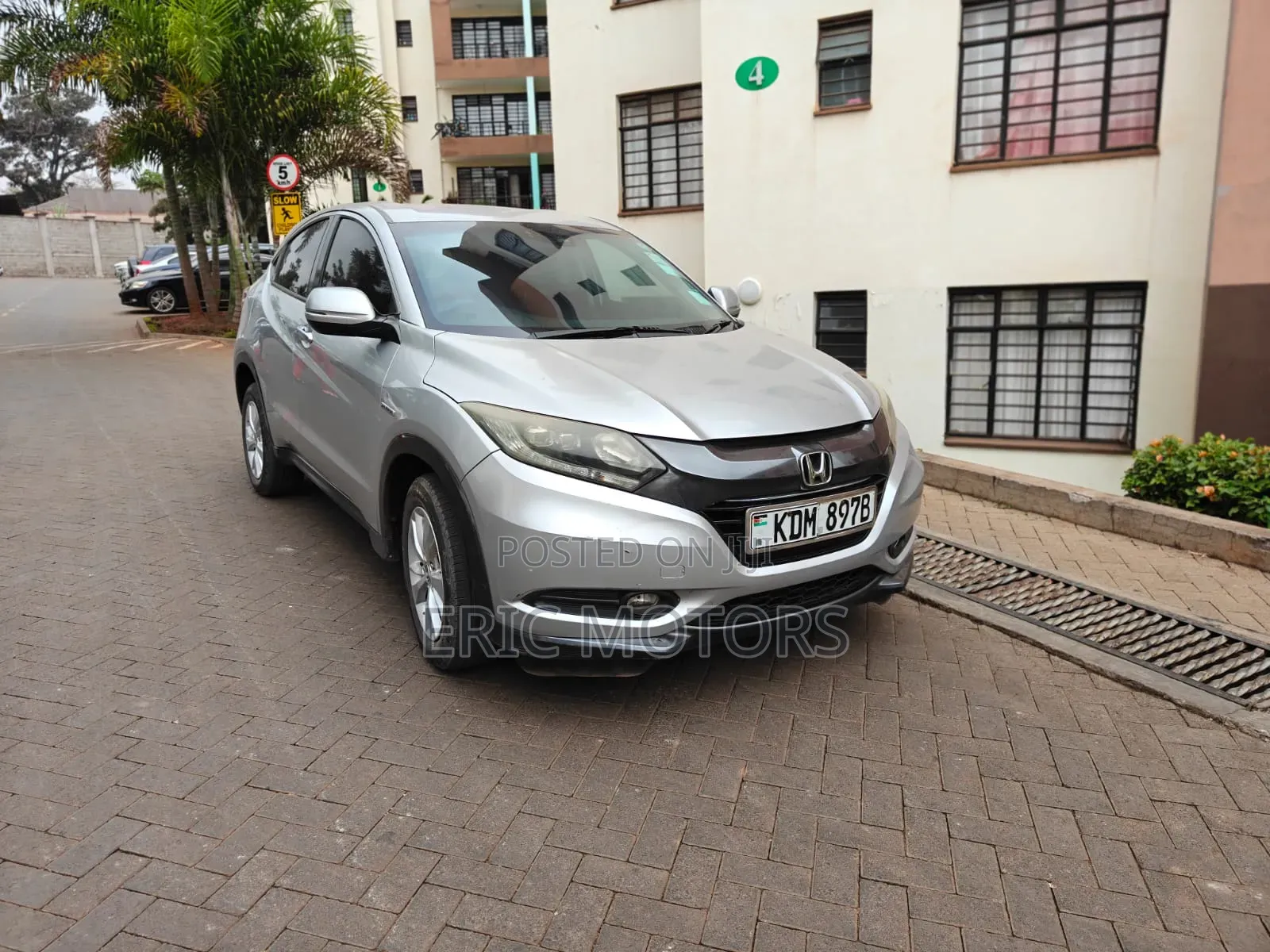 Honda Vezel 2015 Silver