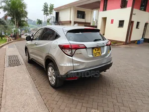 Honda Vezel 2015 Silver
