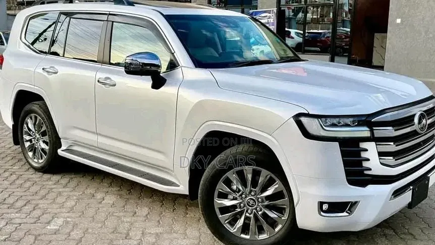 Toyota Land Cruiser 2023 White