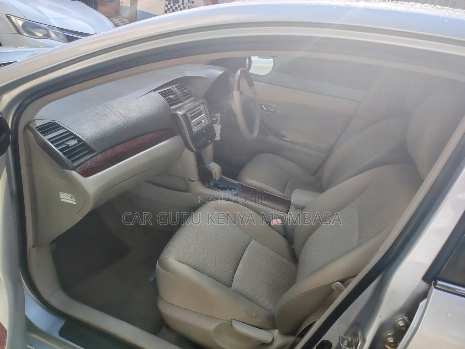 Toyota Premio 2011 Silver