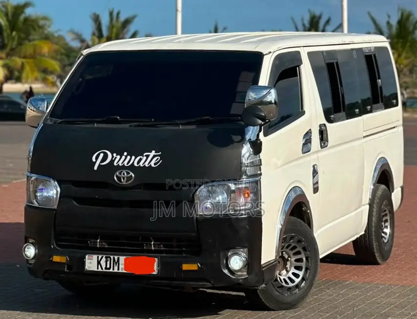 Toyota HiAce 2016 White