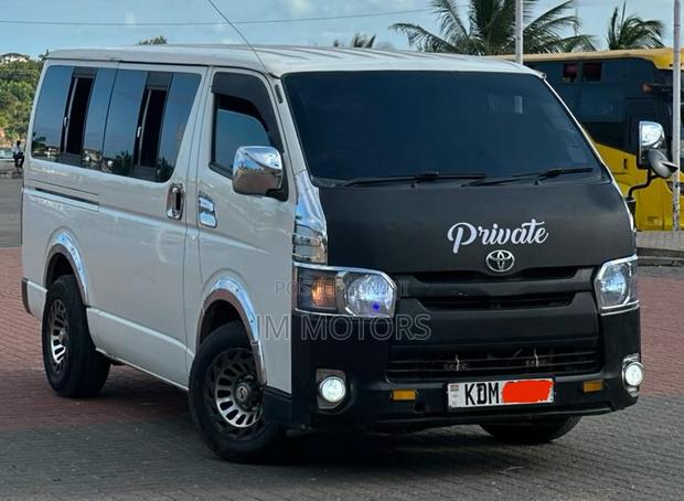 Toyota HiAce 2016 White - thumbnail 2