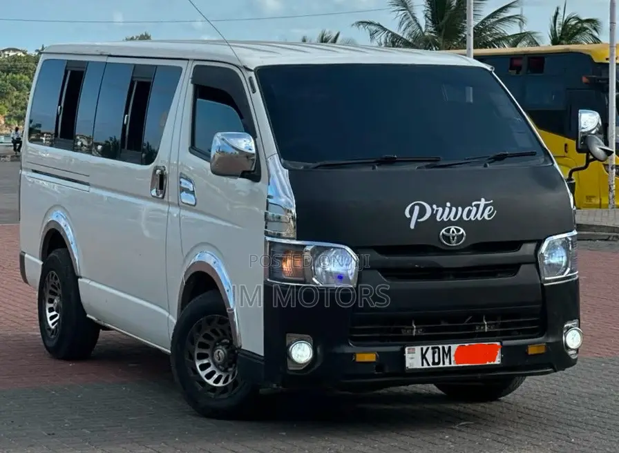 Toyota HiAce 2016 White