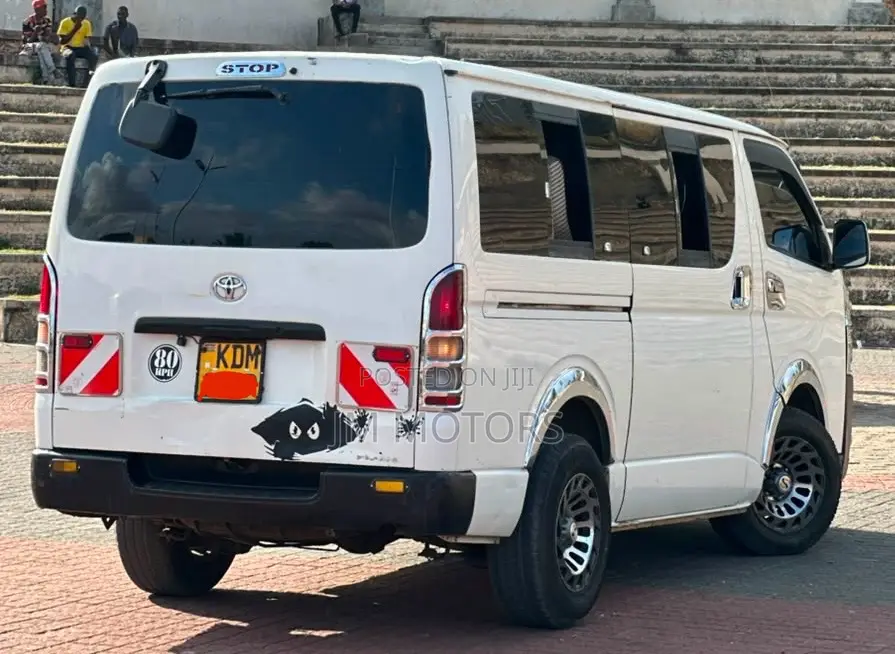 Toyota HiAce 2016 White