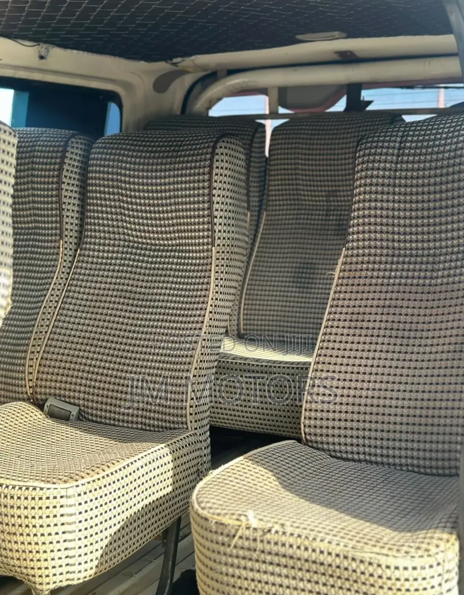 Toyota HiAce 2016 White