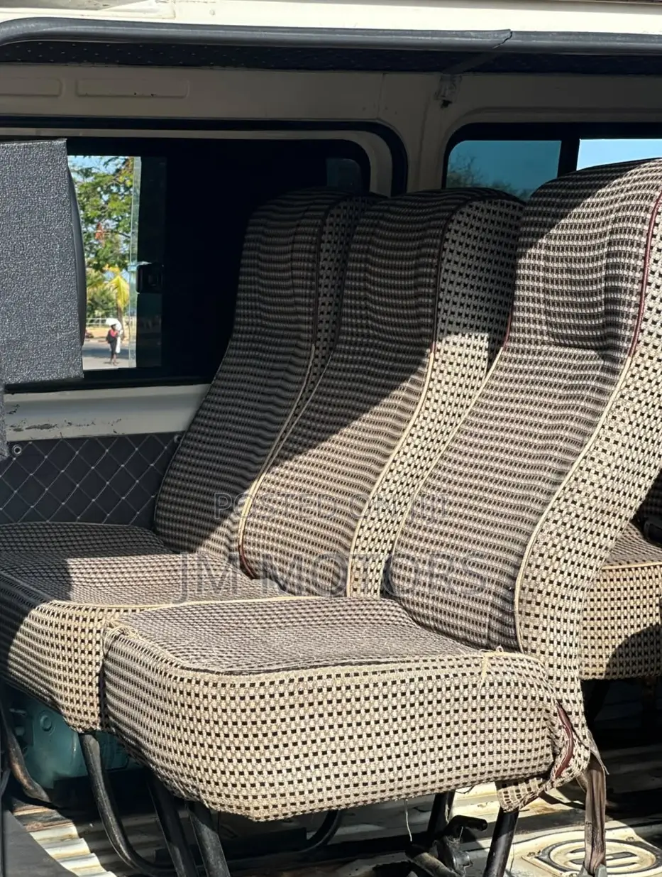 Toyota HiAce 2016 White