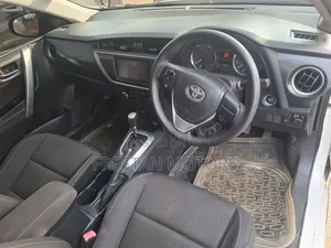 Toyota Auris 2012 Pearl