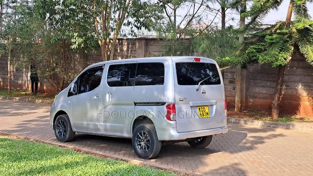 Nissan NV200 2015 Grey - thumbnail 4
