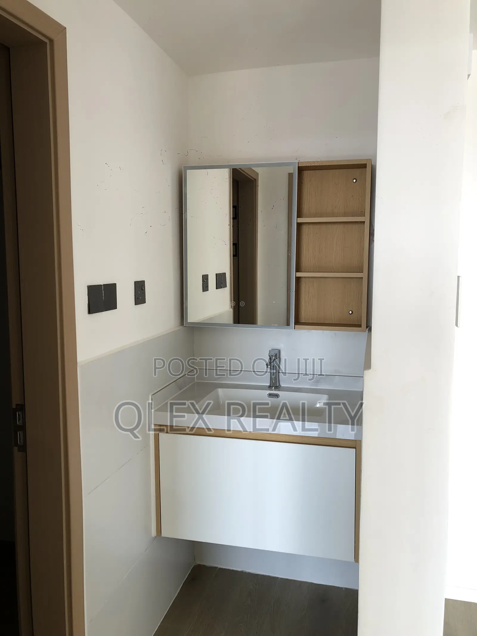 1bdrm Apartment in Sky Valley Residence, Raphta Road Area for rent