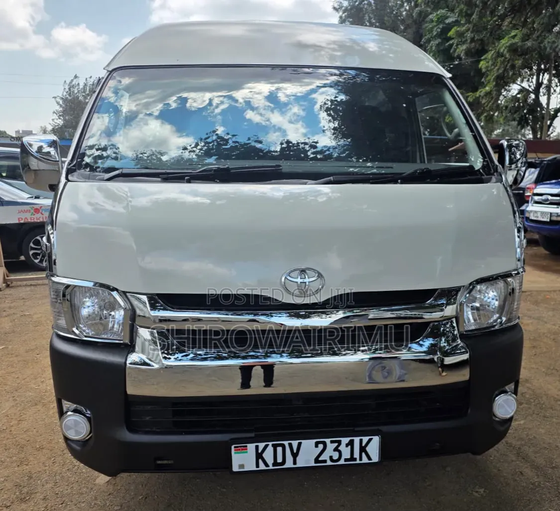 Toyota HiAce 2019 White