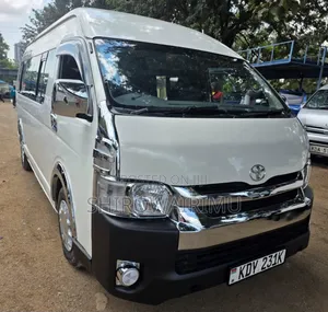Toyota HiAce 2019 White