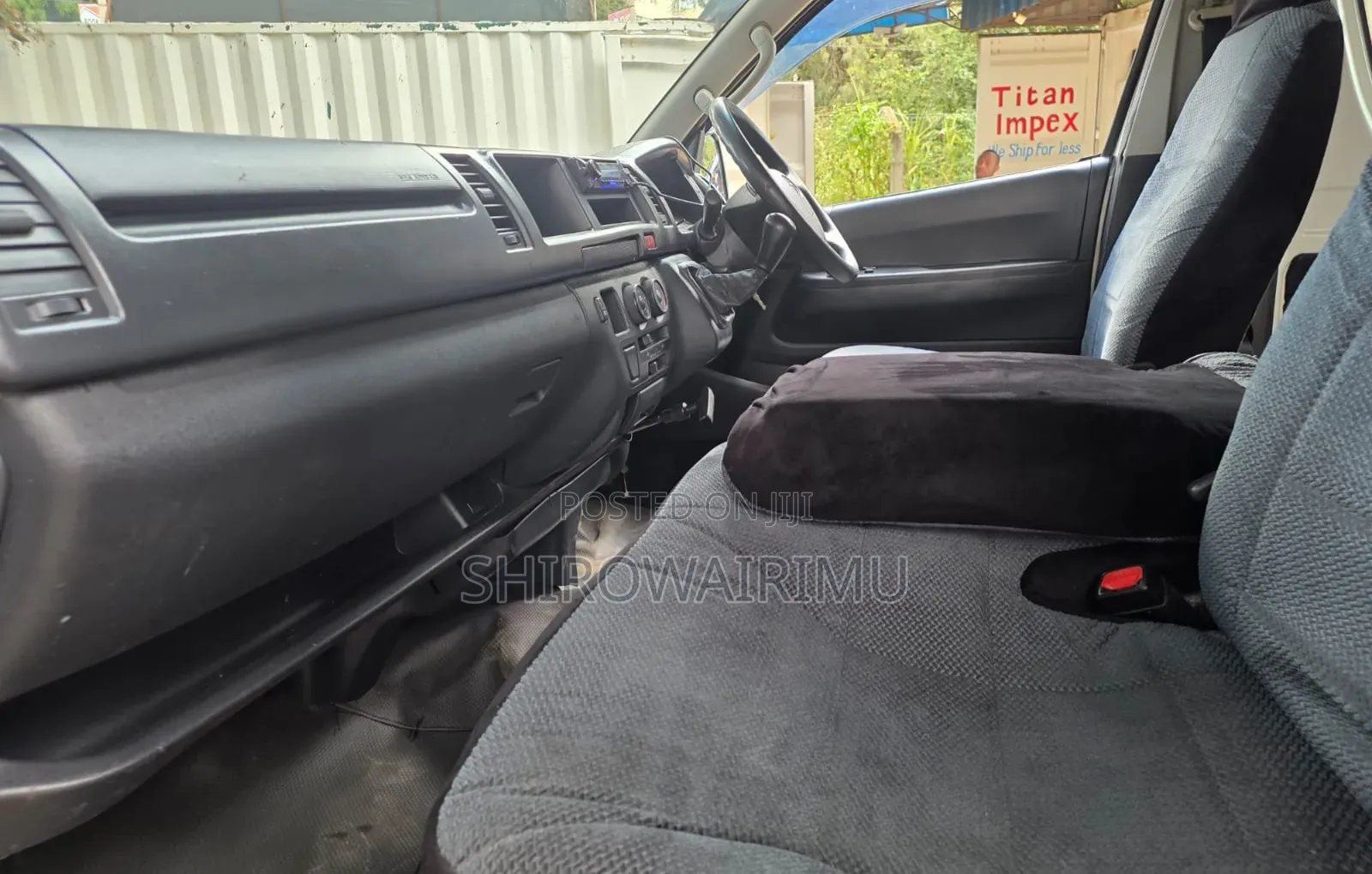 Toyota HiAce 2019 White