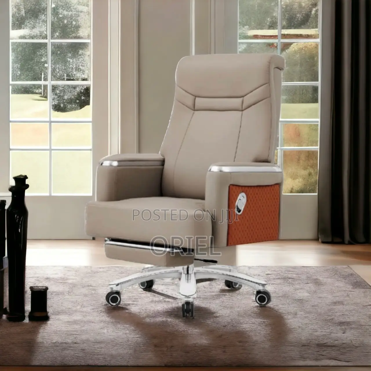 Office Chair : Executive Upholstered Ergonomic Office Chair