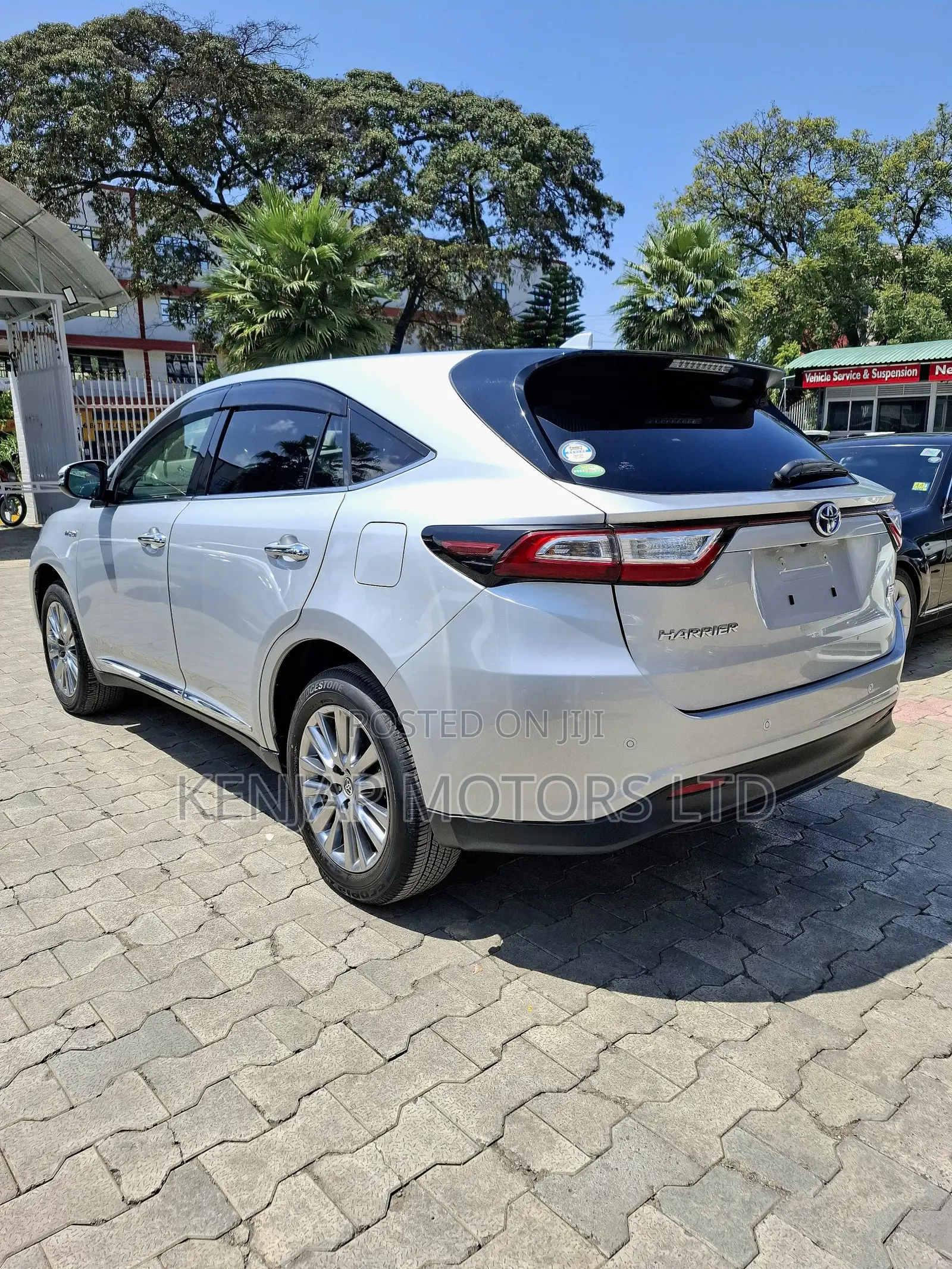 Toyota Harrier 2.5 Hybrid 4WD 2019 Silver