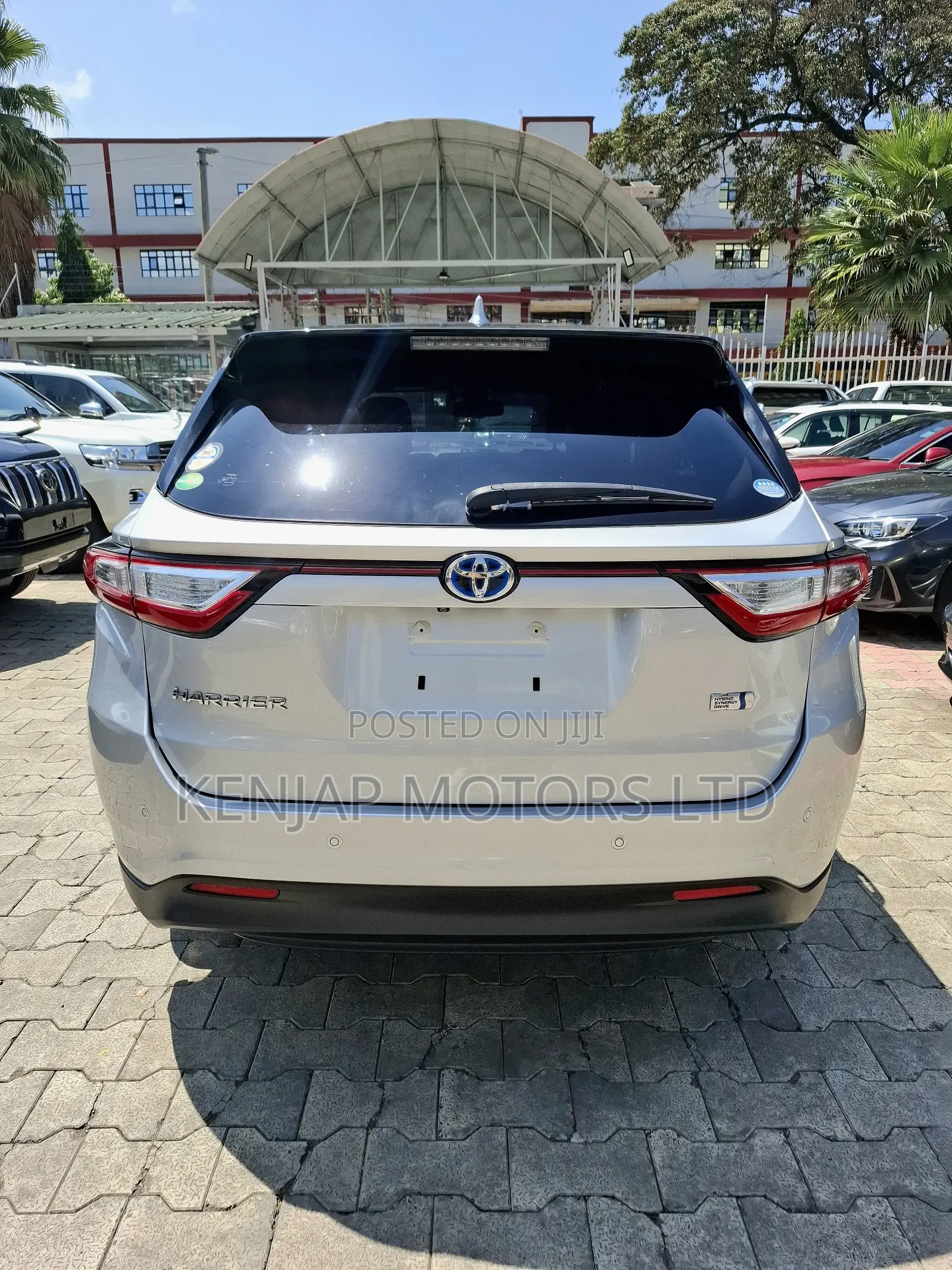 Toyota Harrier 2.5 Hybrid 4WD 2019 Silver