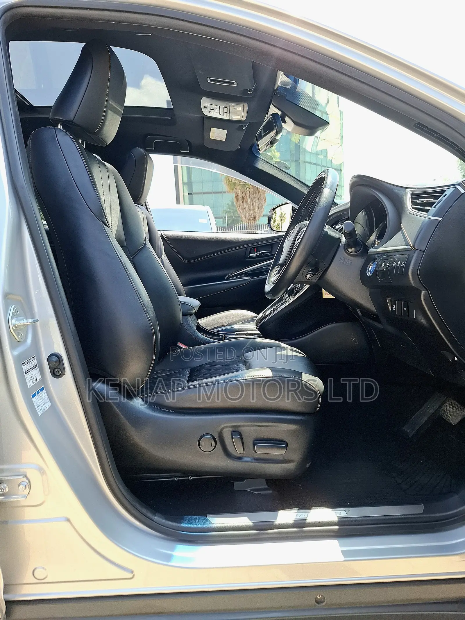 Toyota Harrier 2.5 Hybrid 4WD 2019 Silver
