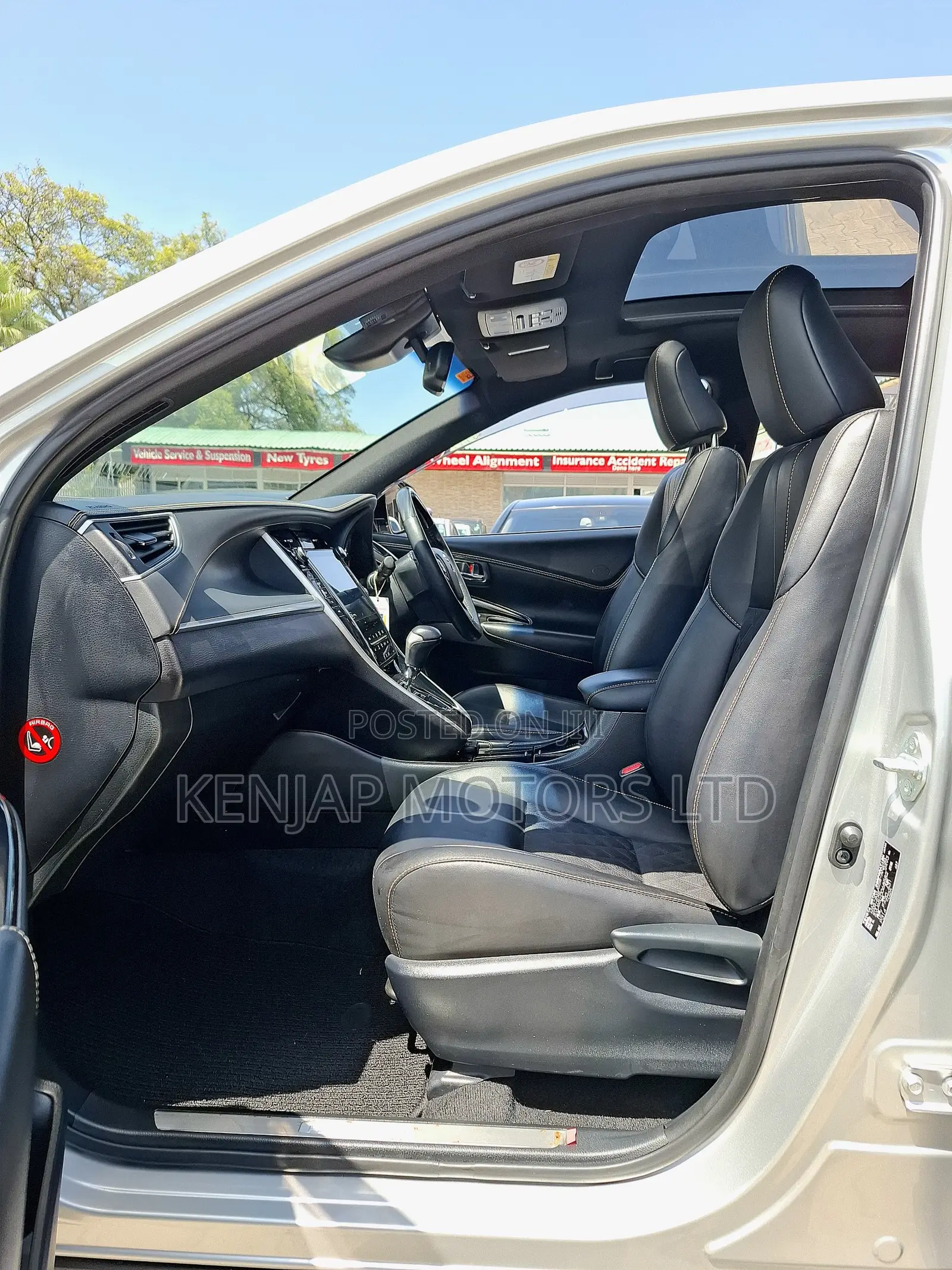 Toyota Harrier 2.5 Hybrid 4WD 2019 Silver