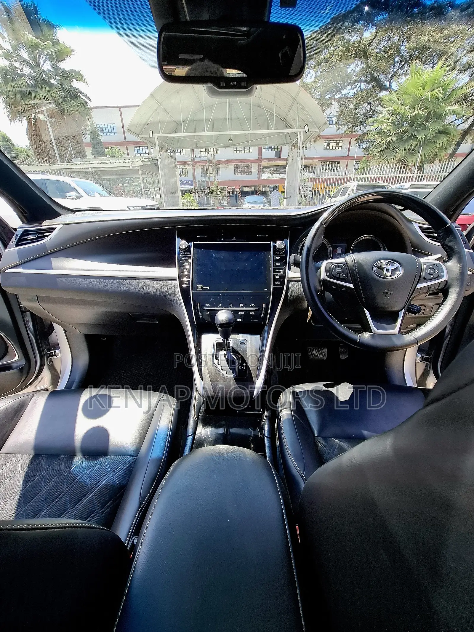 Toyota Harrier 2.5 Hybrid 4WD 2019 Silver