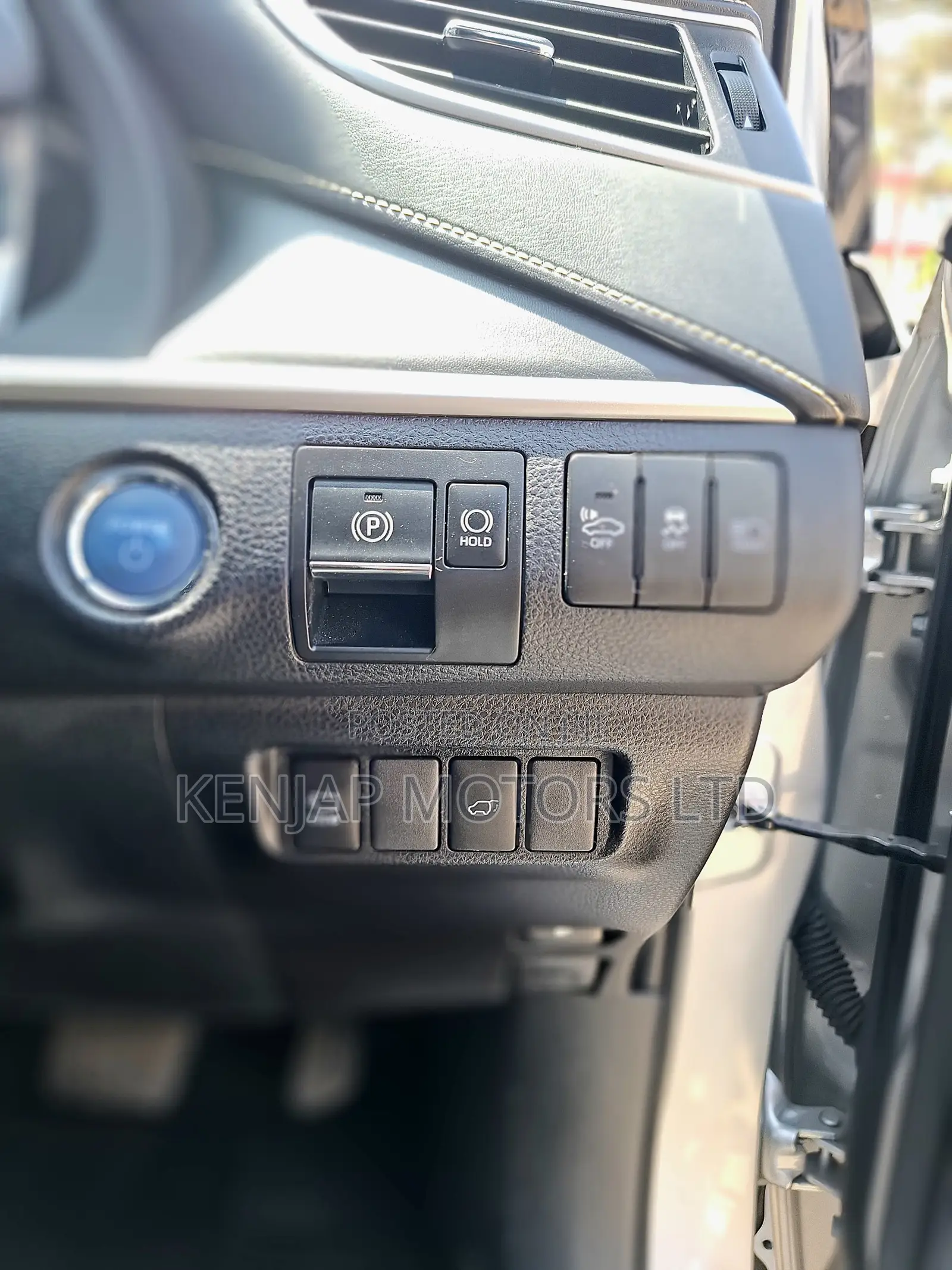 Toyota Harrier 2.5 Hybrid 4WD 2019 Silver