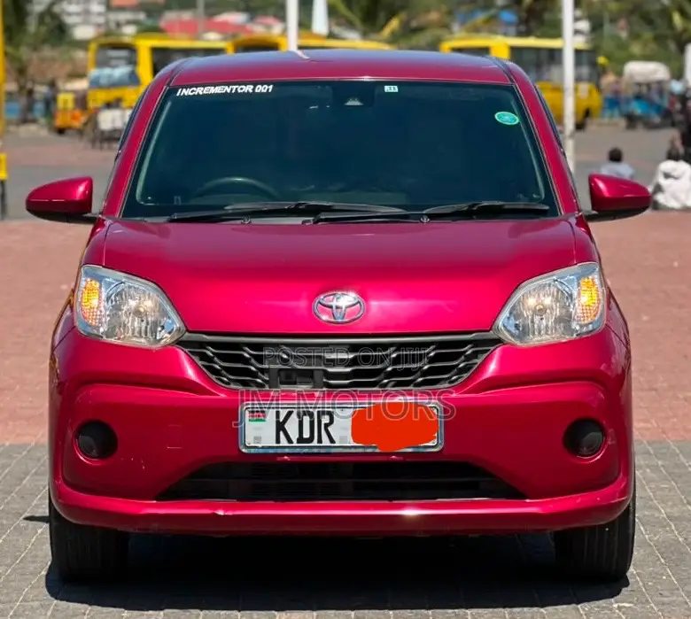 Toyota Passo 2018 Red