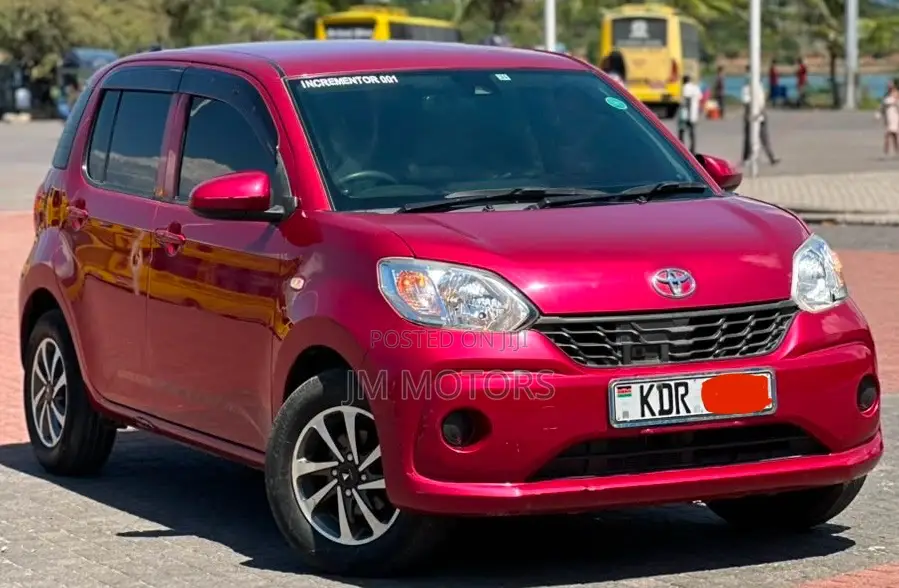 Toyota Passo 2018 Red