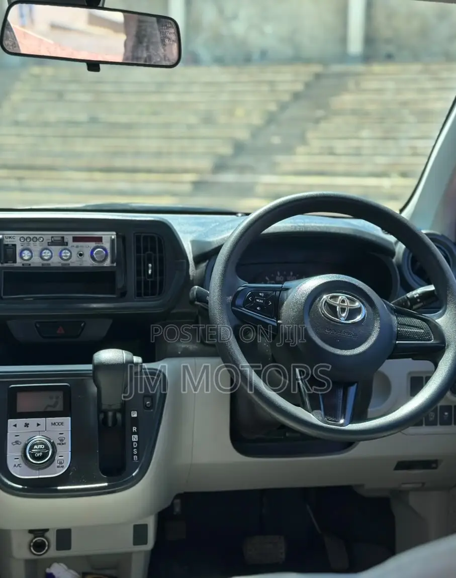 Toyota Passo 2018 Red